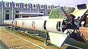 Tên lửa Taepodong-2 lúc chưa phóng đi