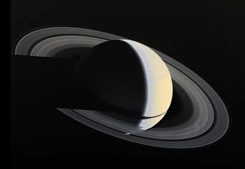 Ảnh sao Thổ do Voyager 1 chụp.